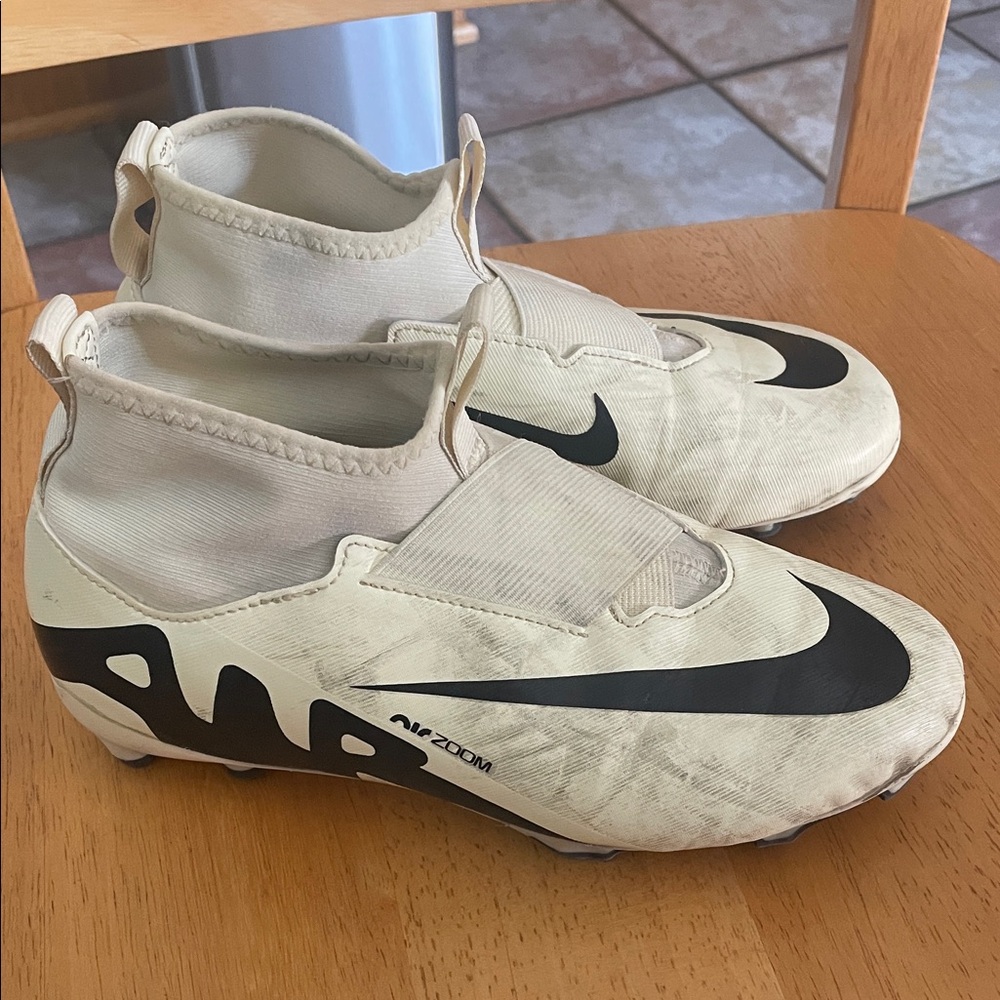Nike Kids White and Black Soccer Cleats
